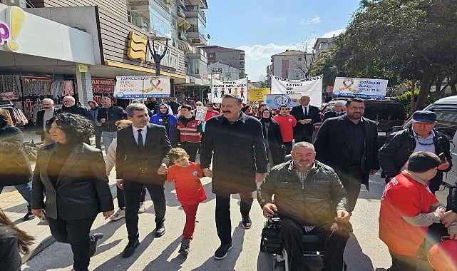 Otizm Farkındalık Günü Gölcük’te Coşkuyla Kutlandı